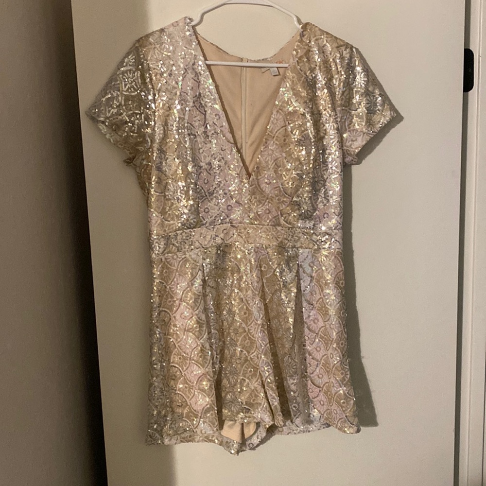 GB Short Sleeve V-Neck Romper